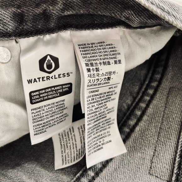 Levi's Low Pro Straight Jeans Women's 29 Mid-Rise Gray Wash Splatter Detail Hem - Picture 9 of 10